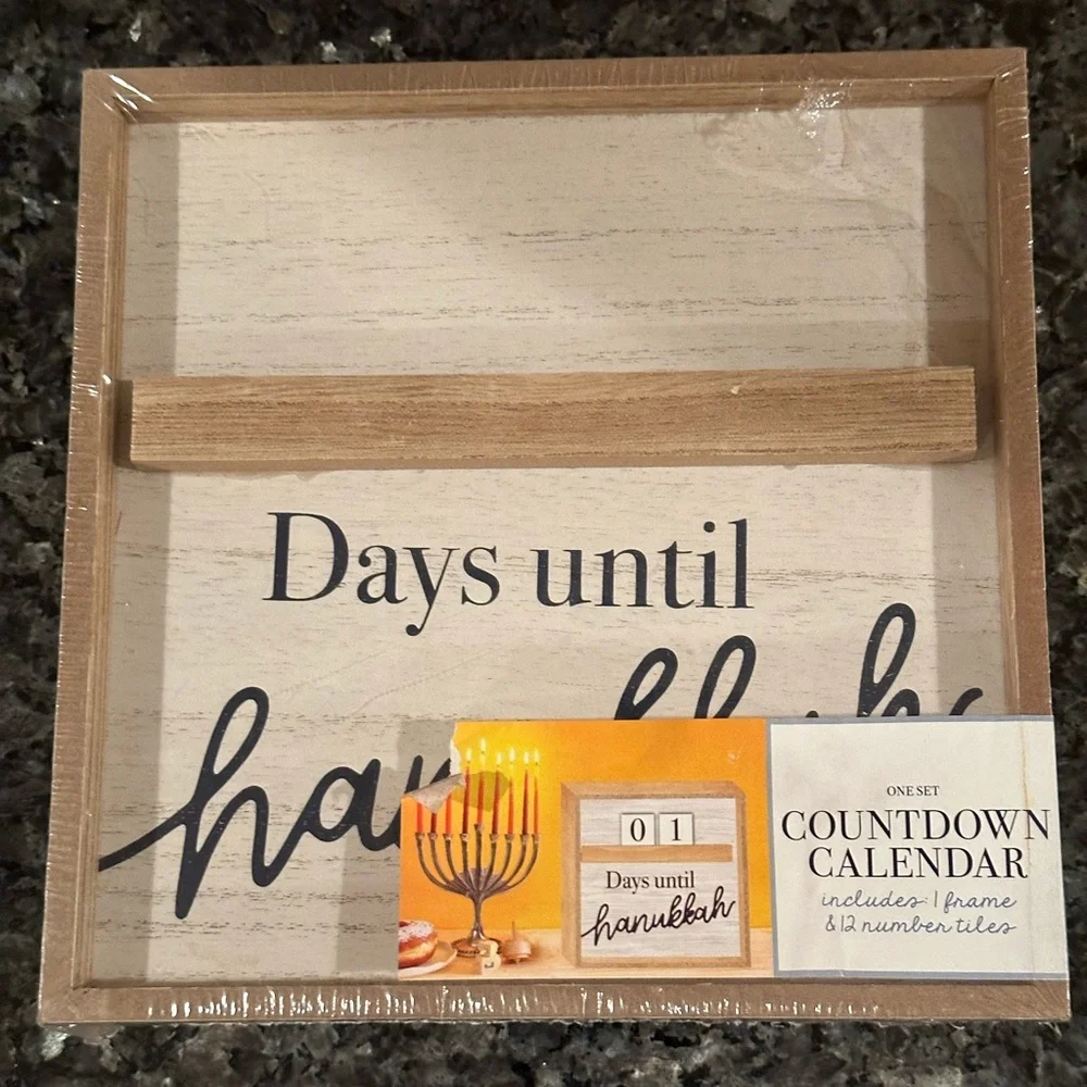🌸 $3 when bundled - Hanukkah Countdown Calendar NWT
